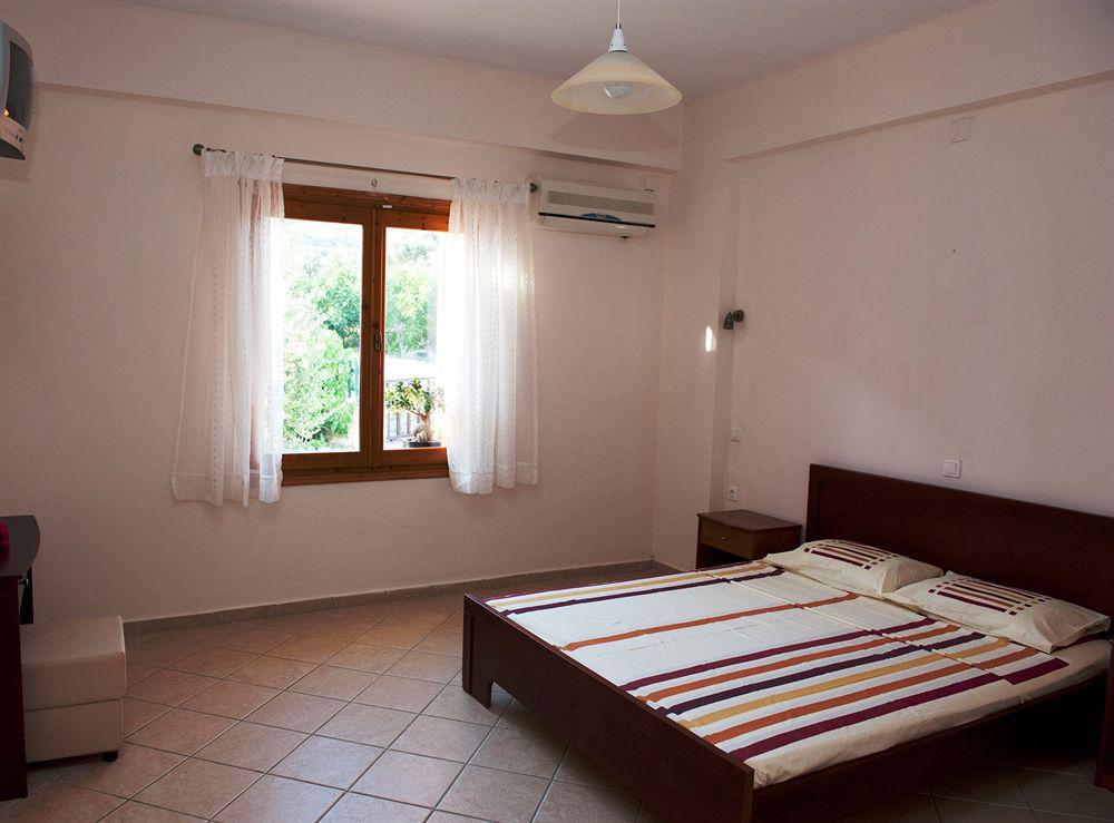 Aphrodite Samos Suites Marathokampos Exterior photo